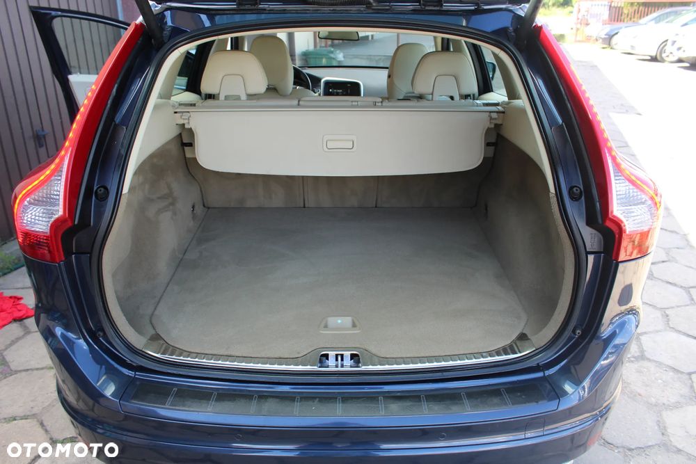 Volvo XC 60 D4 AWD R-Design Summum - 30