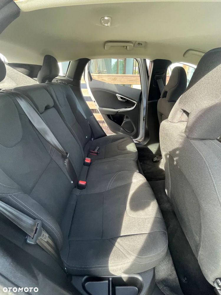 Volvo V40 T2 - 18