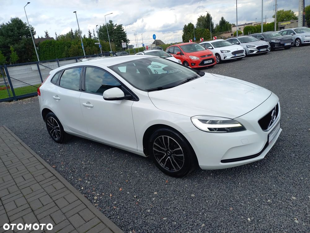 Volvo V40 D2 Drive-E Momentum - 9