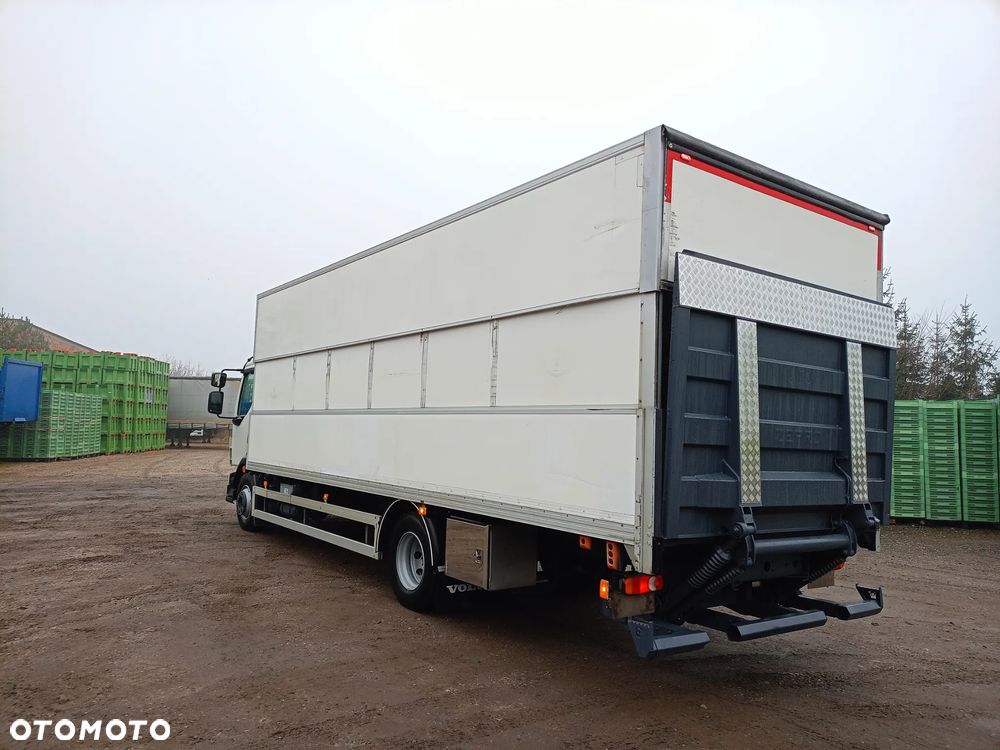 Volvo FL - 5