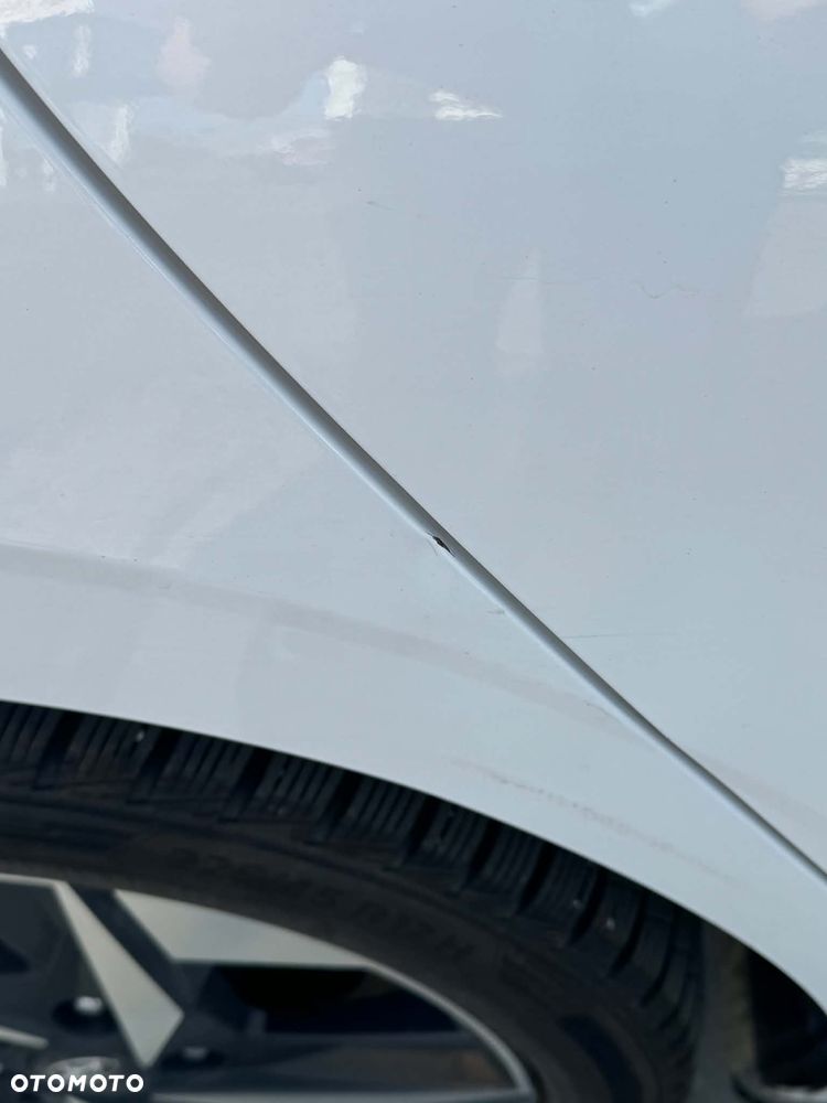 Hyundai Elantra 1.6 Executive - 9