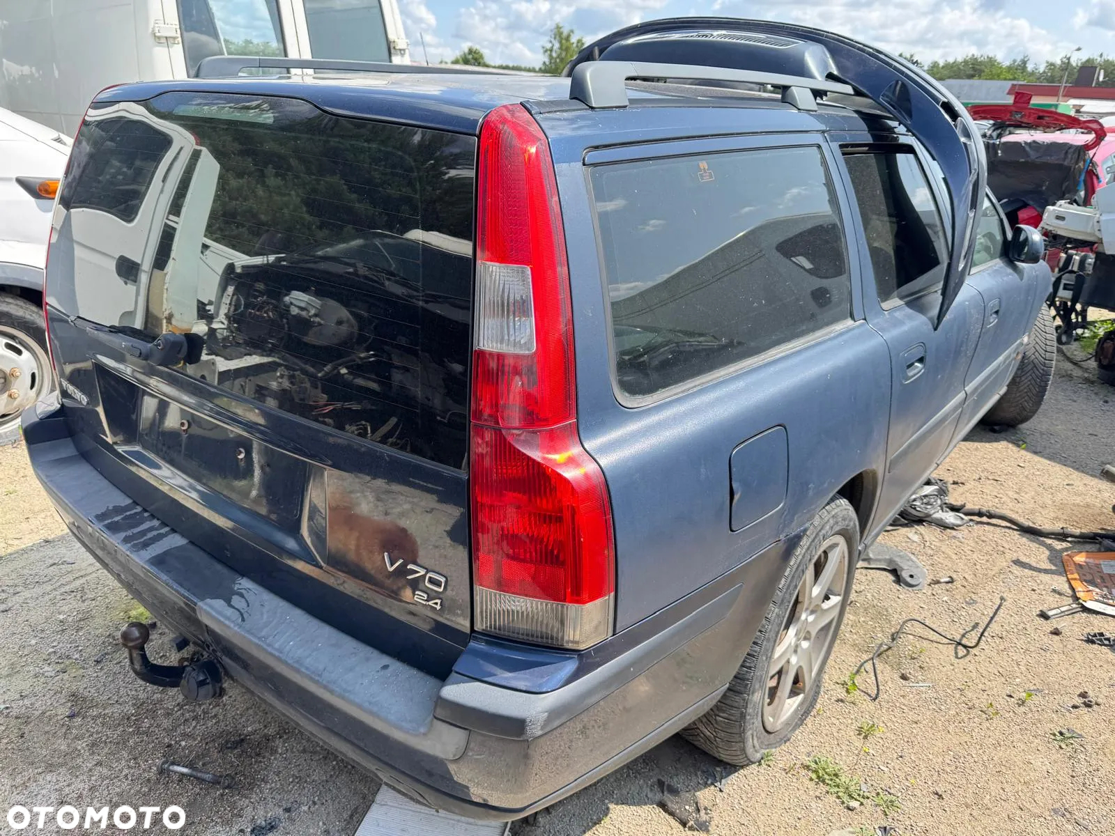 Volvo V70 2004r 2.4 bezyna 140KM Pojazd Cały na Części - 2