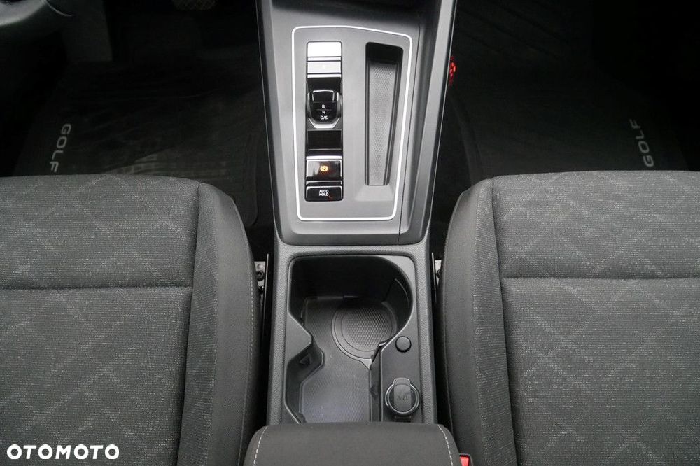 Volkswagen Golf Variant - 11