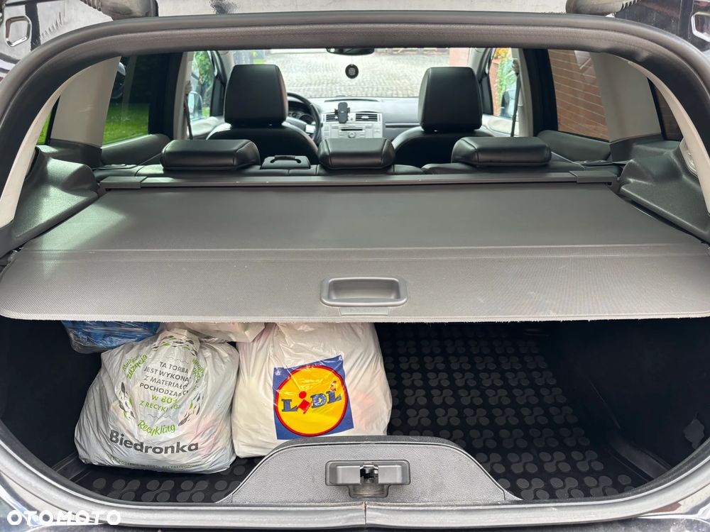 Ford Kuga 2.0 TDCi 4x4 Titanium - 27