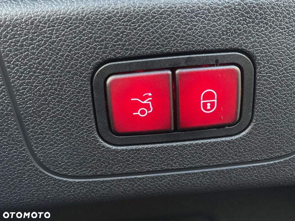 Mercedes-Benz CLA - 25