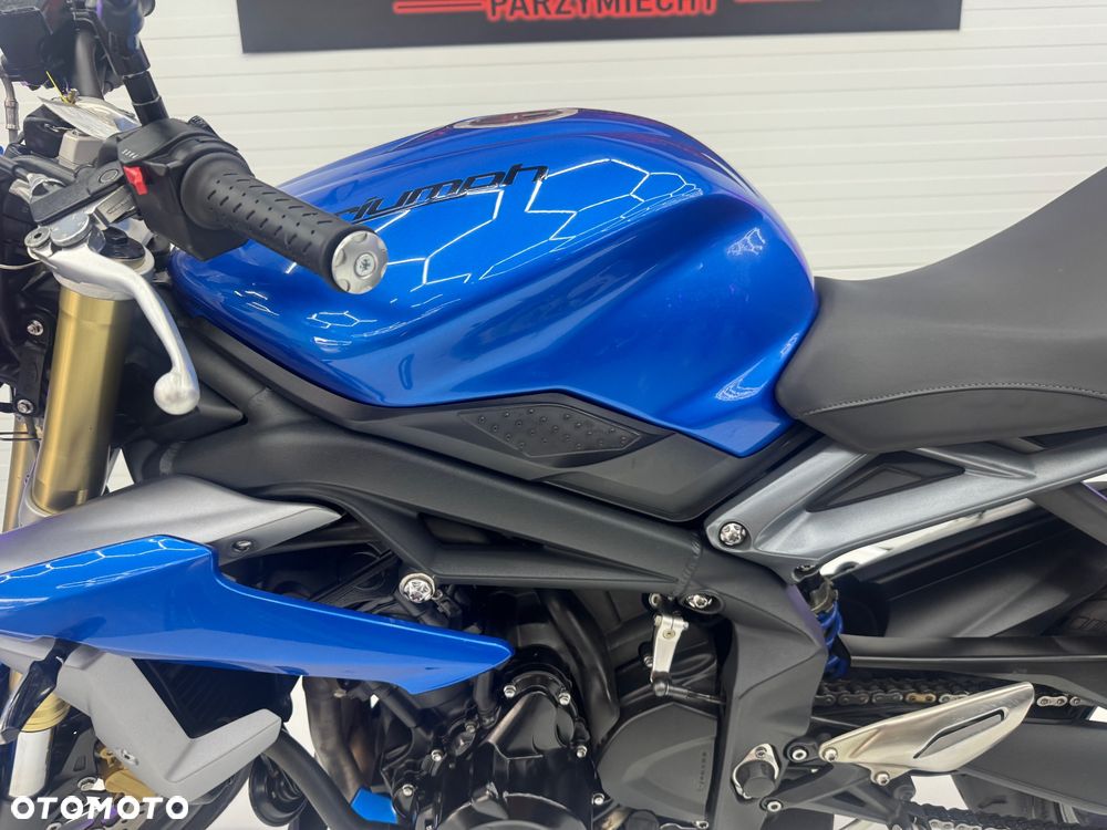 Triumph Street Triple - 14