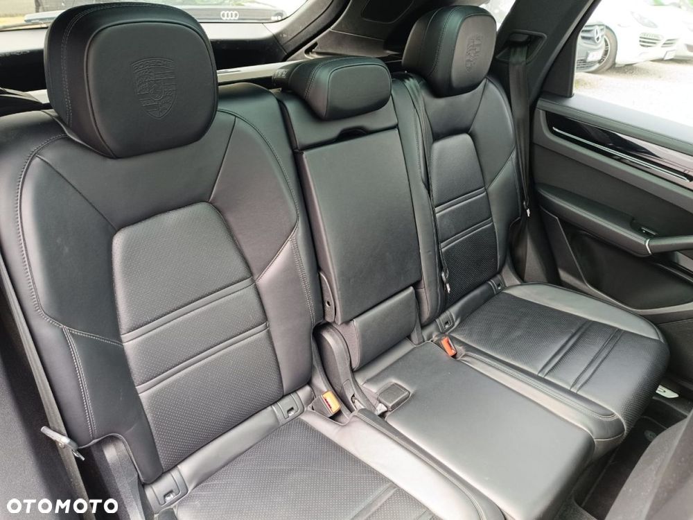 Porsche Cayenne Standard - 37
