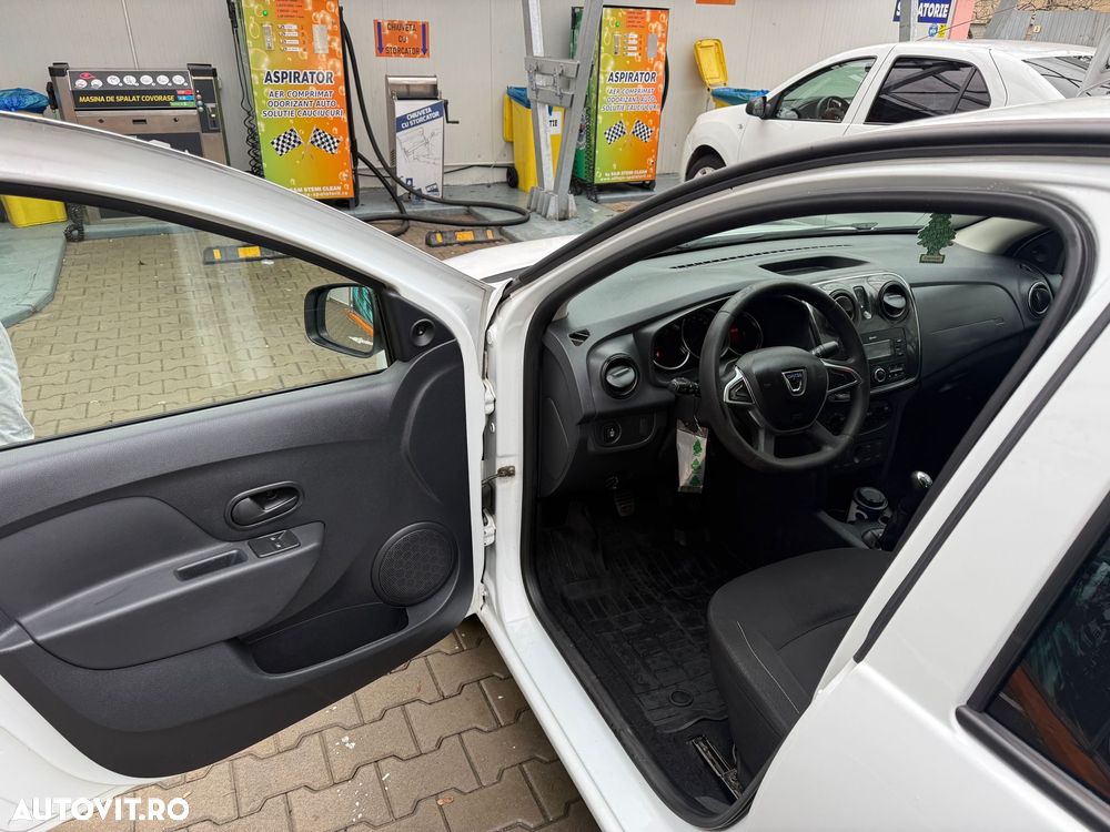 Dacia Logan TCe 90 Essential - 5