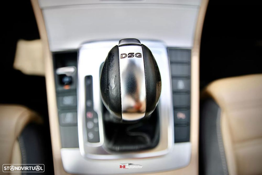 VW Passat CC 2.0 TDi BlueMotion DSG - 23