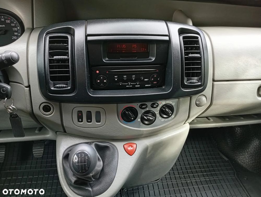 Renault Trafic - 24