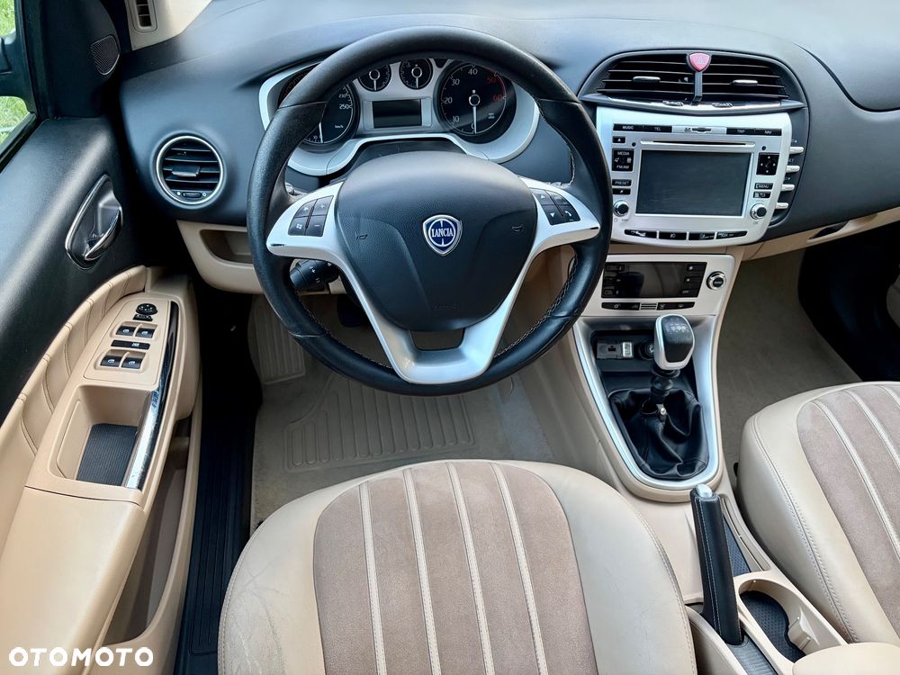 Lancia Delta 1.6 MultiJet 16v Gold - 12