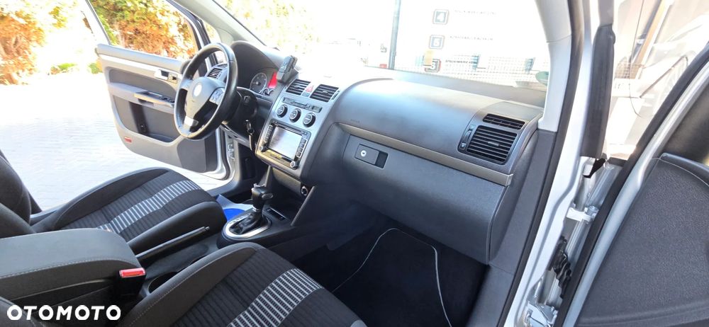 Volkswagen Touran 2.0 TDI DPF DSG Highline - 33