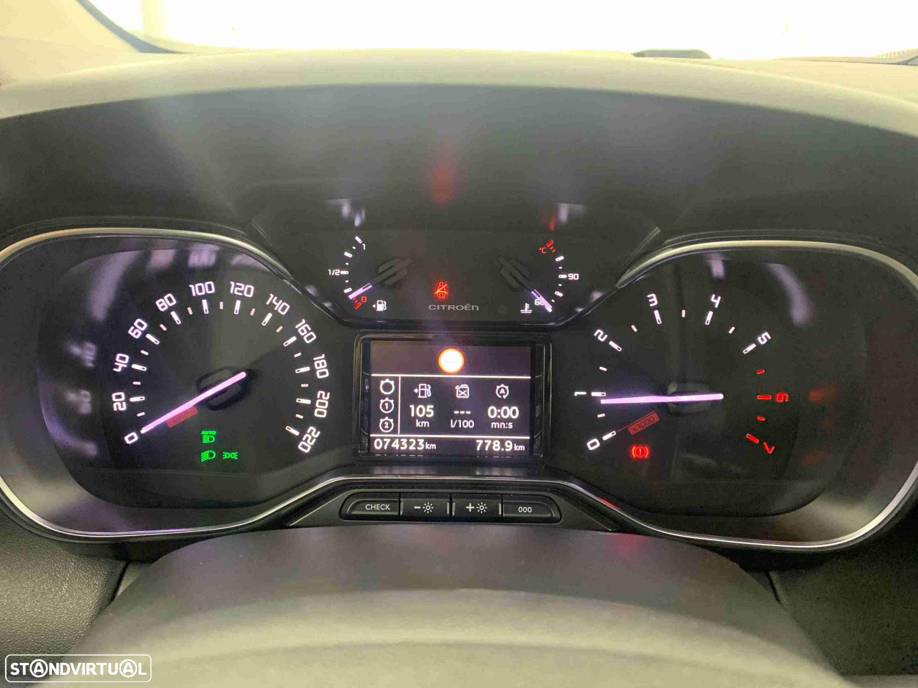Citroën C3 Aircross 1.6 BlueHDi Shine S&S - 8