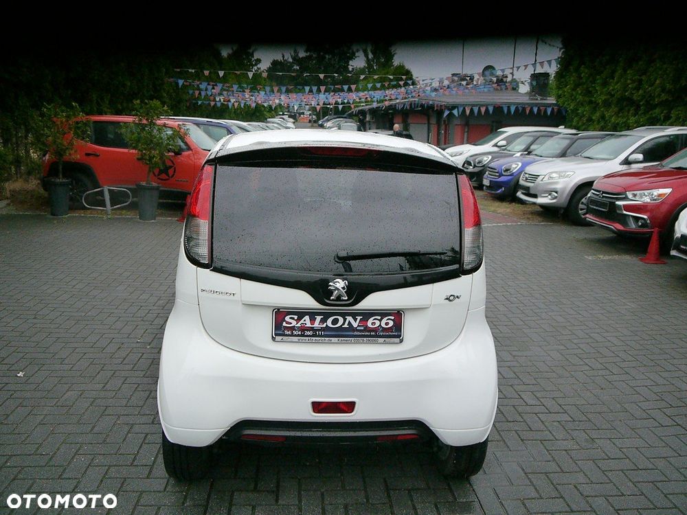 Peugeot iOn - 12
