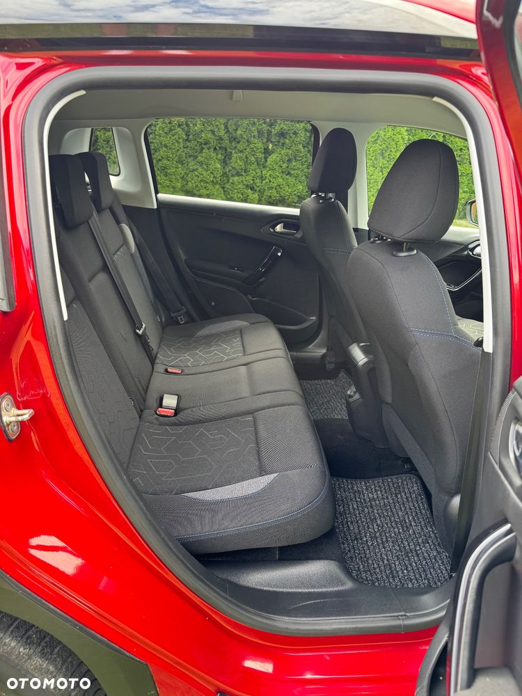 Peugeot 2008 1.5 BlueHDi Signature - 24