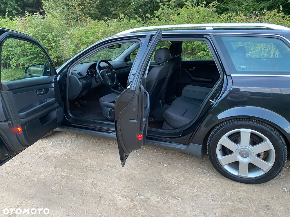 Audi A4 Avant 2.5 TDI quattro - 12