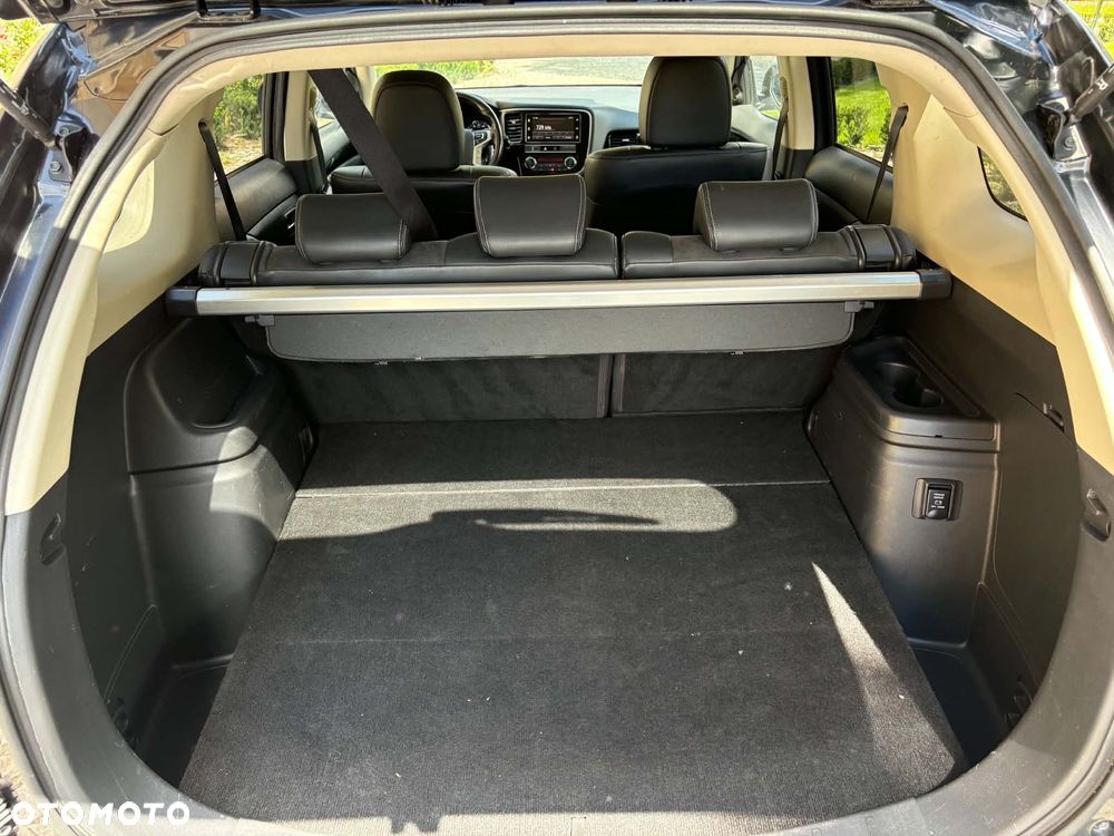 Mitsubishi Outlander - 21