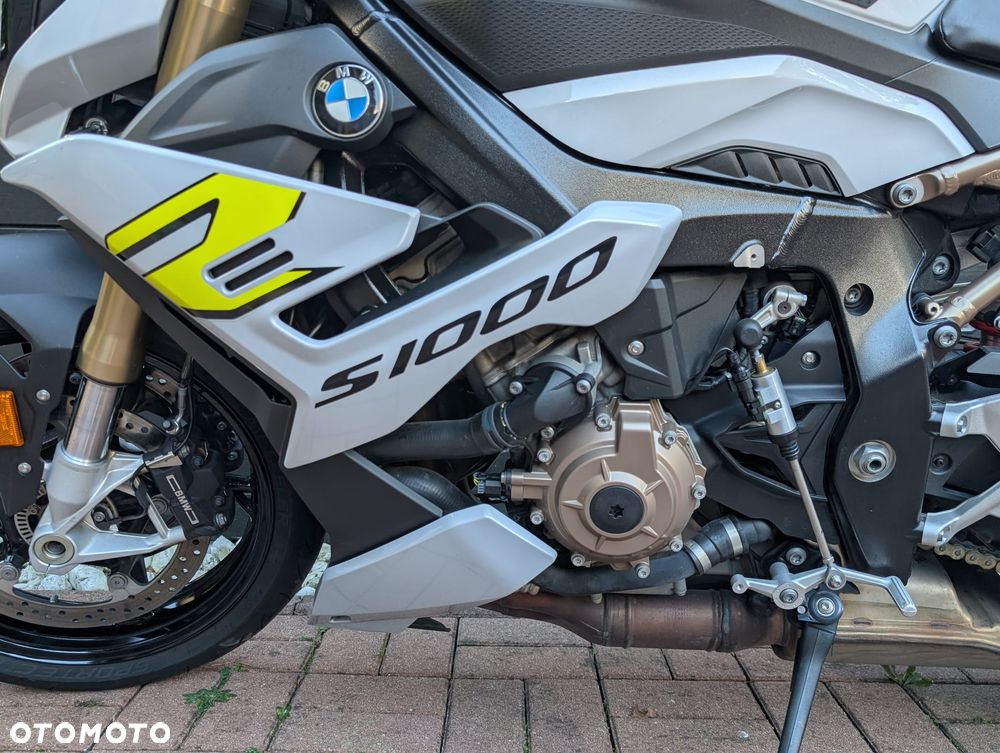 BMW S - 10