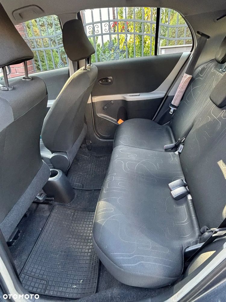 Toyota Yaris - 7