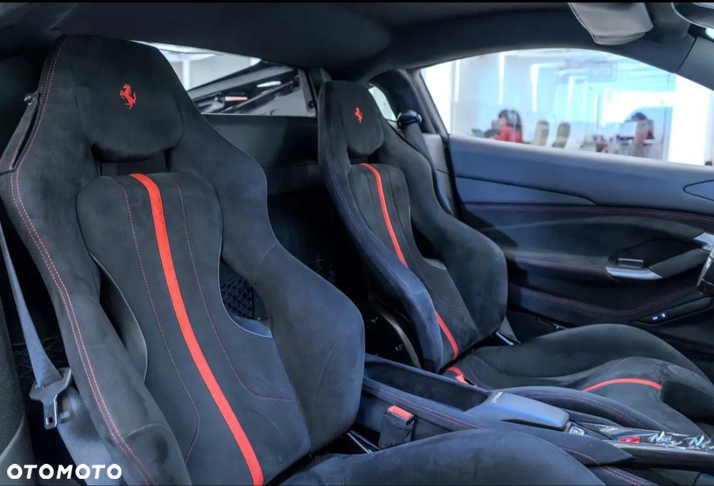 Ferrari F8 Tributo - 4