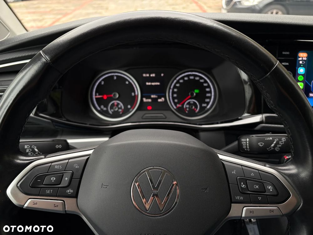 Volkswagen Multivan - 10