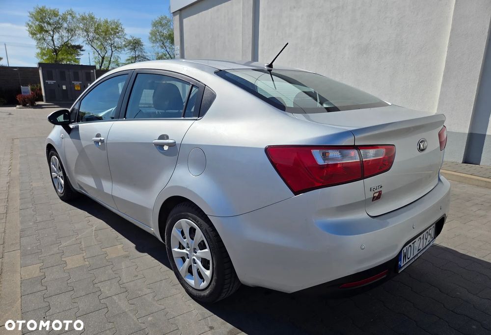 Kia Rio 1.2 M - 4
