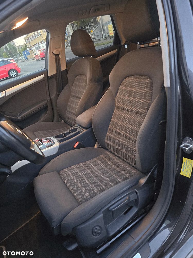 Audi A4 Avant 2.0 TDI DPF clean diesel multitronic S line Sportpaket - 12