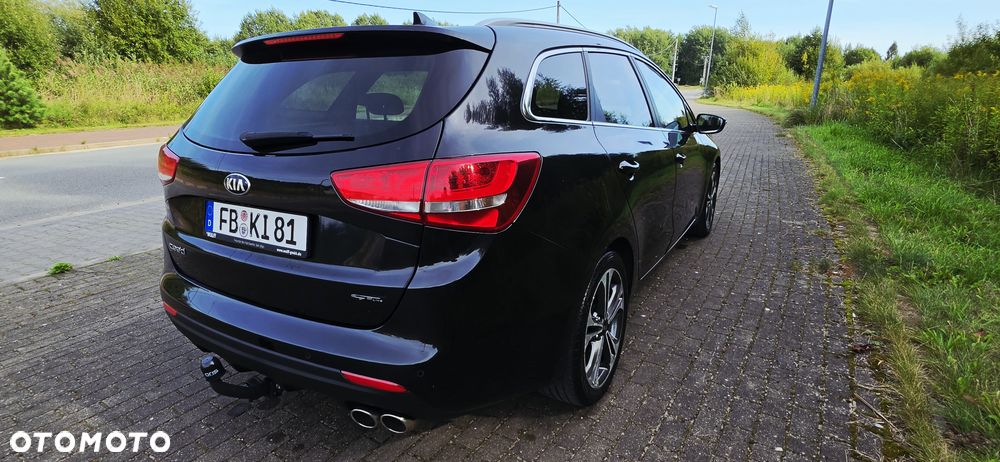 Kia Ceed 1.6 CRDi 136 ISG Dream-Team Edition - 4