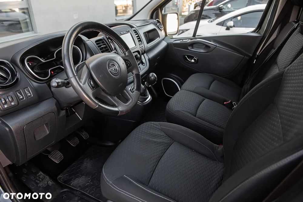 Opel Vivaro - 11
