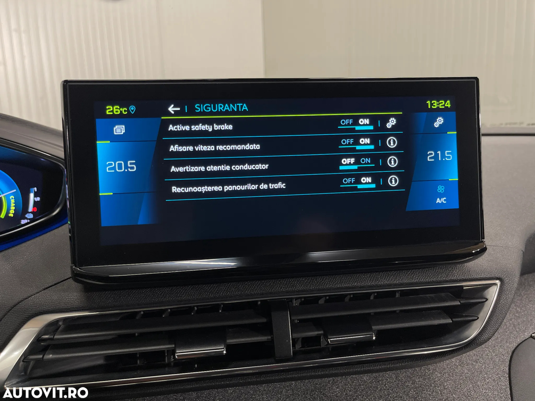 Peugeot 3008 PHEV 300 EAT8 4X4 Allure Pack - 22