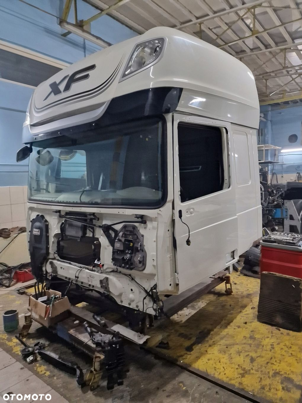 KABINA NAPRAWA POWYPADKOWYCH PROSTOWANIE RAM IVECO SCANIA ACTROS - 4