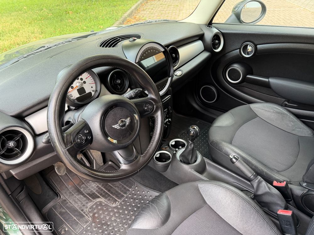 MINI 3 Portas Cooper D - 14