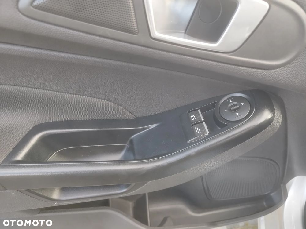 Ford Fiesta 1.25 Trend EU5 - 19