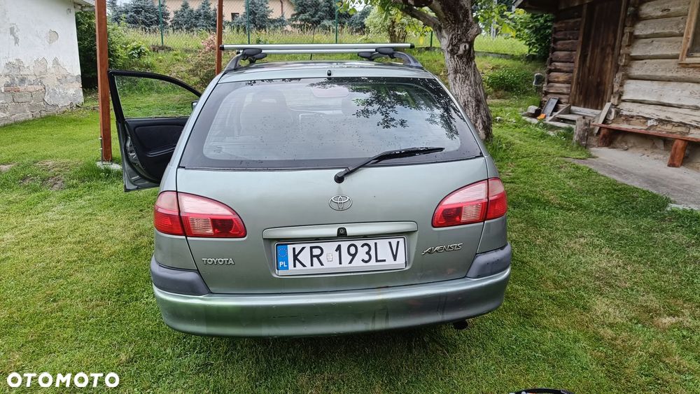 Toyota Avensis 1.6 VVT-i Terra - 9