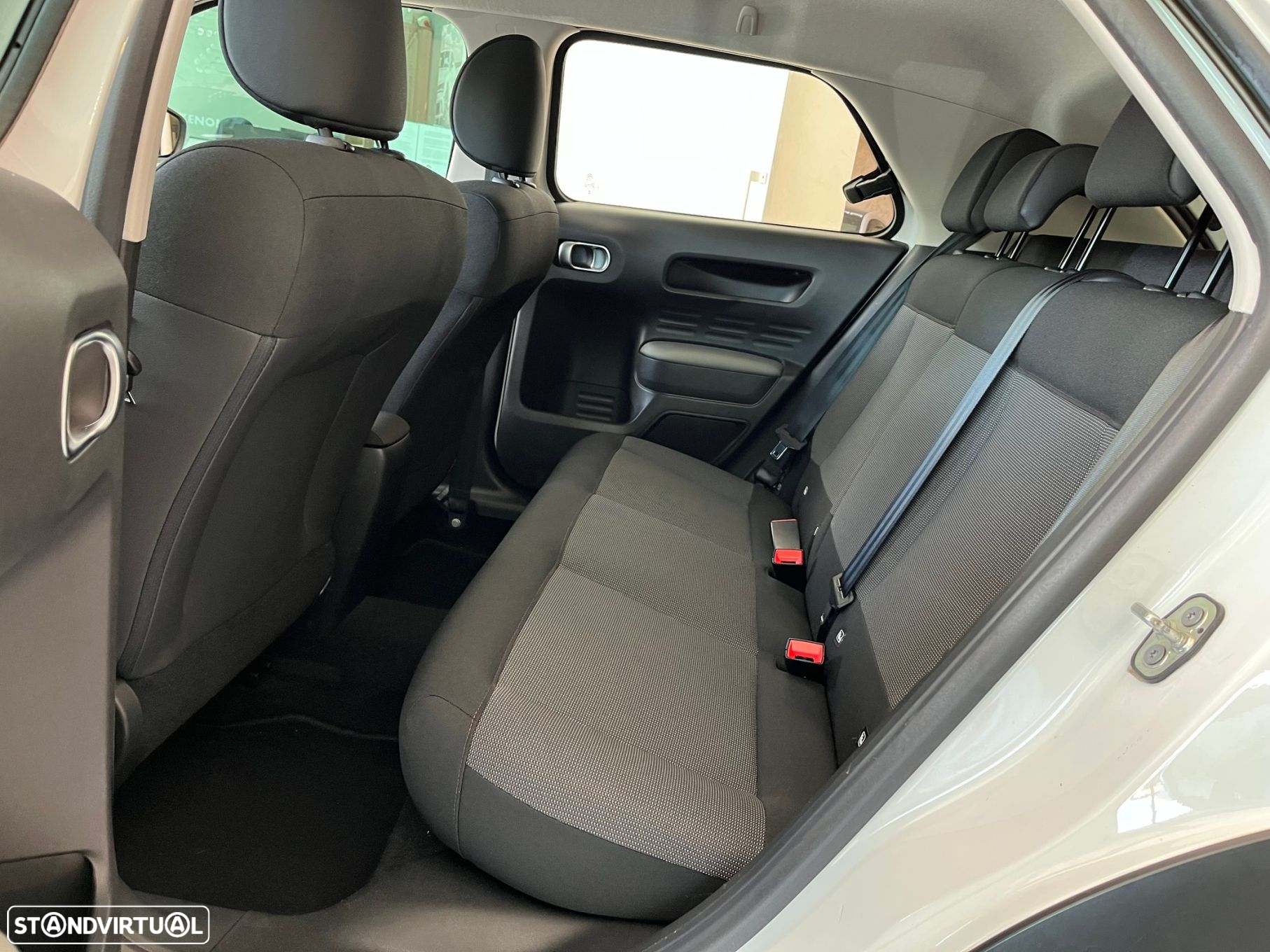 Citroën C4 Cactus 1.2 PureTech Feel Business - 12