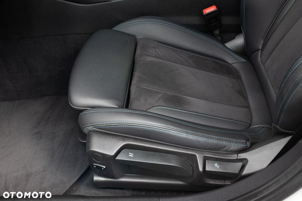 BMW Seria 3 318i M Sport - 10