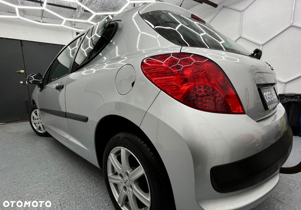 Peugeot 207 - 15