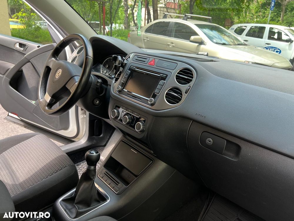 Volkswagen Tiguan - 11
