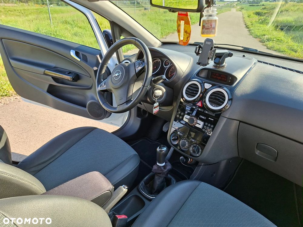 Opel Corsa 1.4 16V Limited Edition - 30