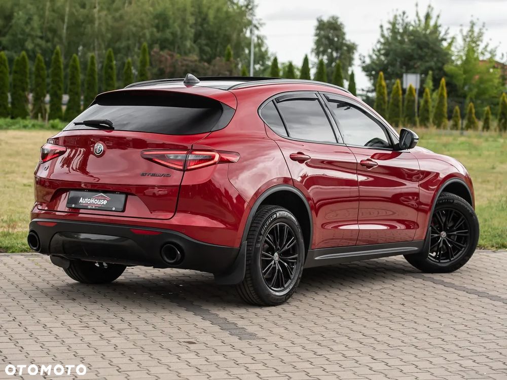 Alfa Romeo Stelvio - 11