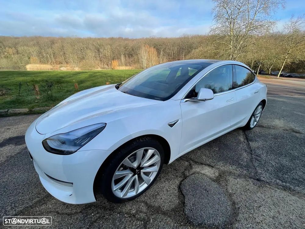Tesla Model 3 - 1