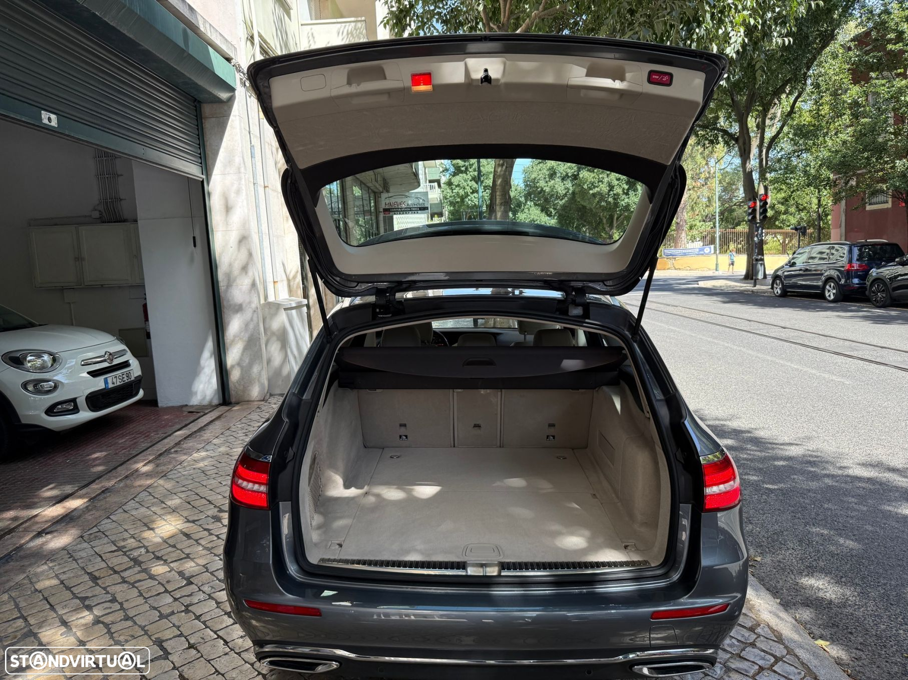 Mercedes-Benz E 220 d Exclusive - 18