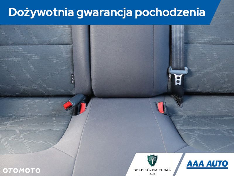 Kia Rio - 11