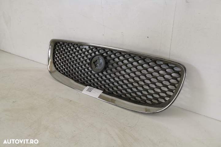 Grila Centrala Radiator Originala In Stare Buna  Jaguar  XE  X760 [201 - 3