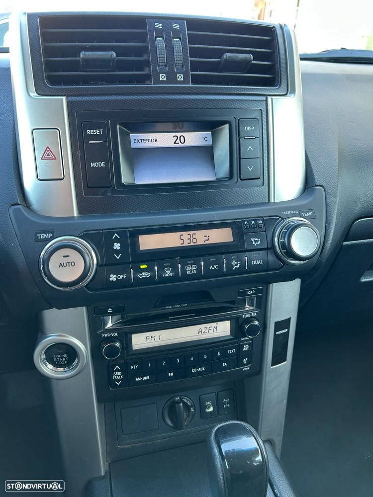 Toyota Land Cruiser - 30