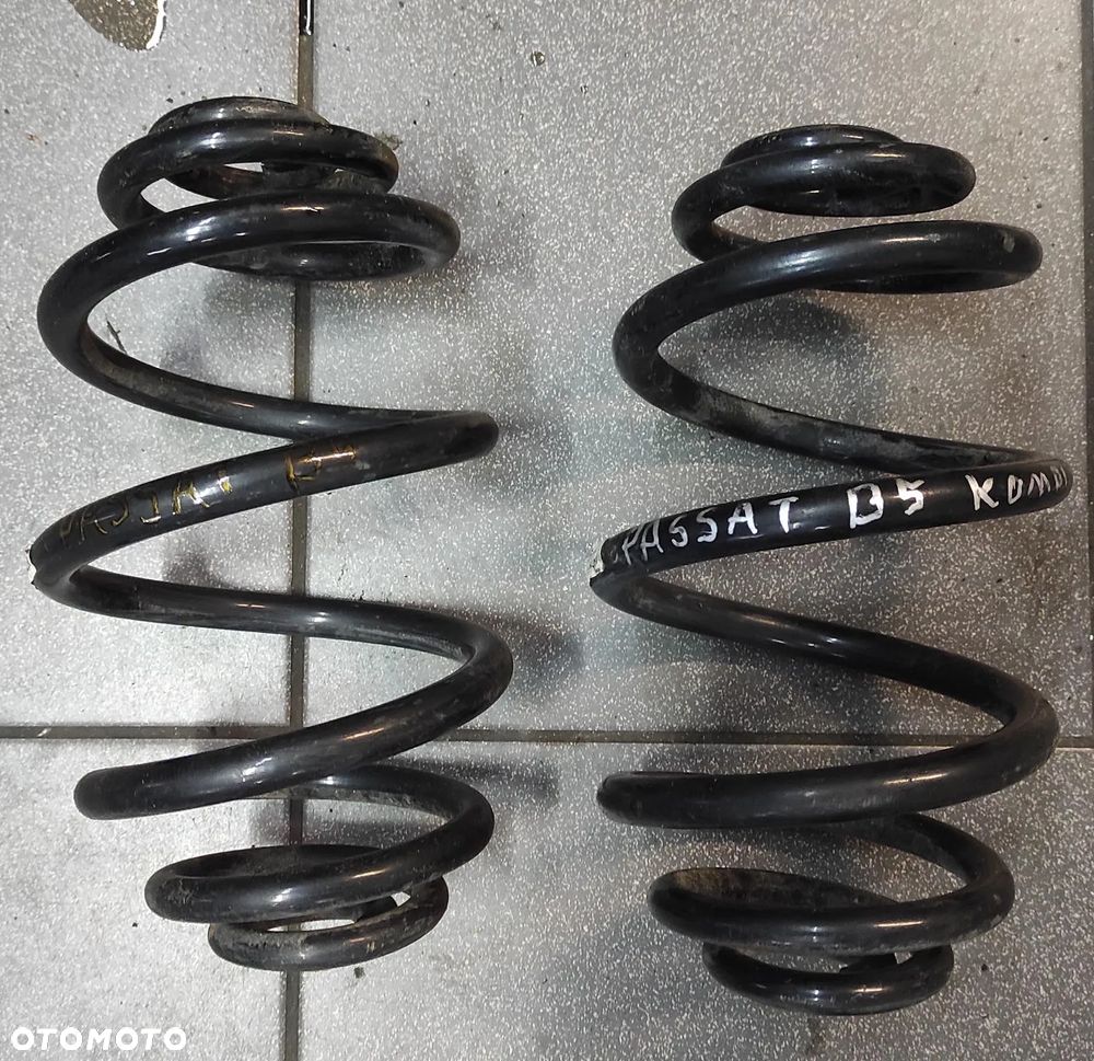 SPRĘŻYNY TYLNE TYŁ VW PASSAT B5 KOMBI - 1