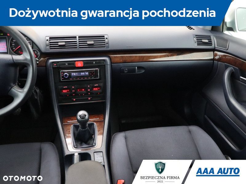 Audi A4 Limousine - 10