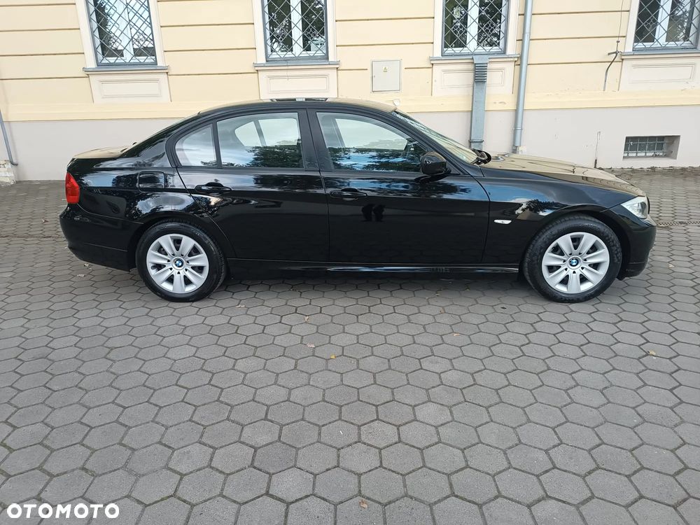 BMW Seria 3 318i Edition Lifestyle - 4