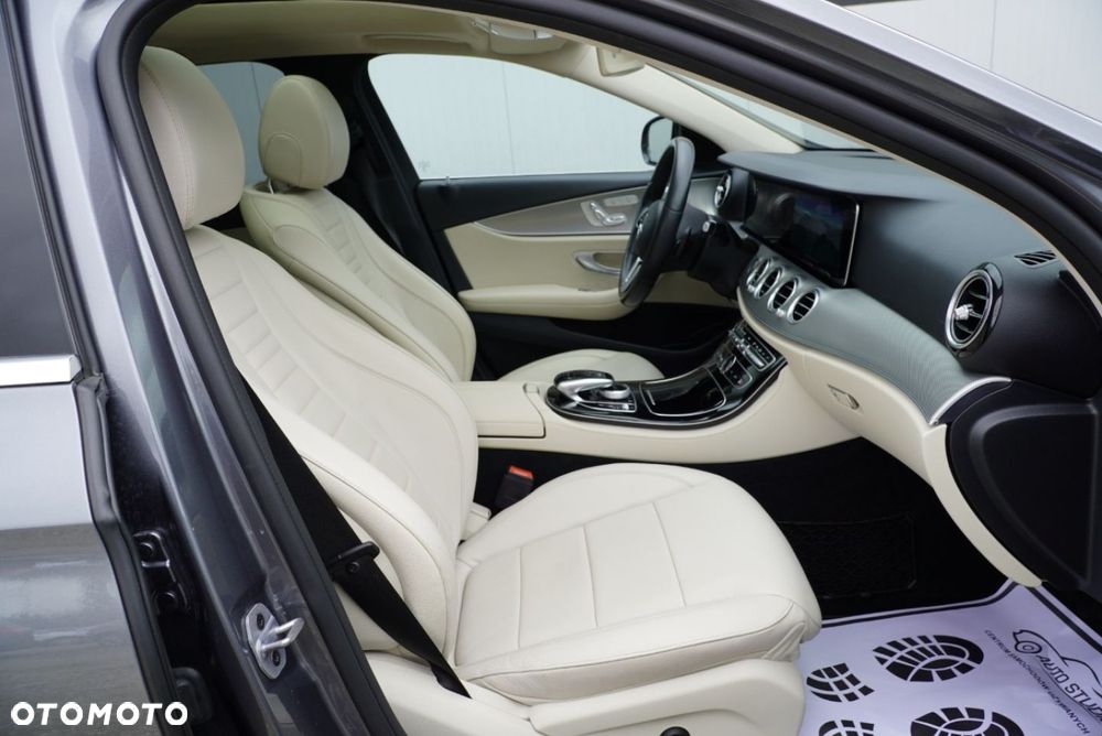 Mercedes-Benz Klasa E 220 d 9G-TRONIC Exclusive - 6