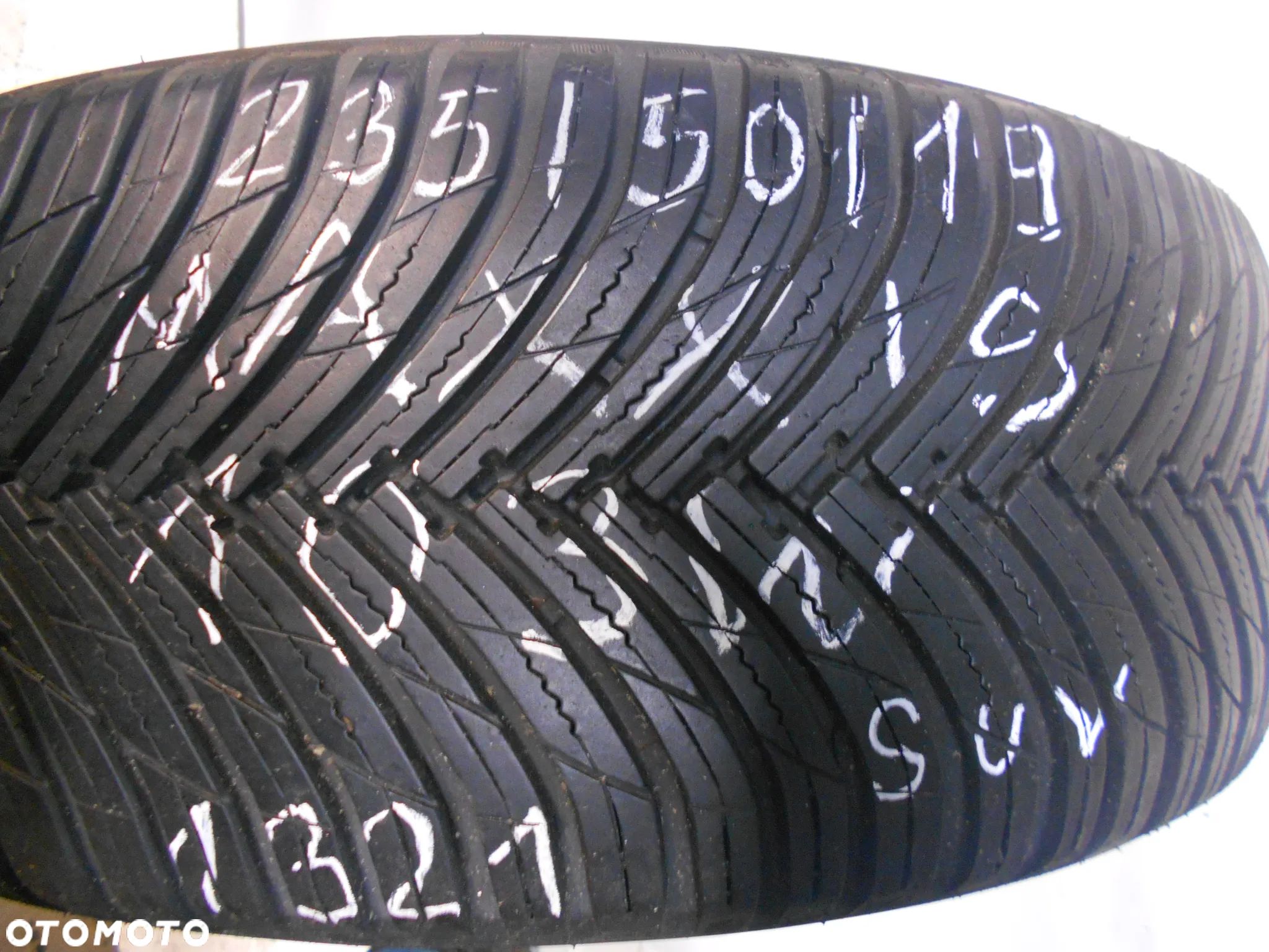 OPONA POJEDYNKA  235/50R19 MAXXIS PREMITRA ALL SEASON AP3 SUV DOT 1321 8MM - 1